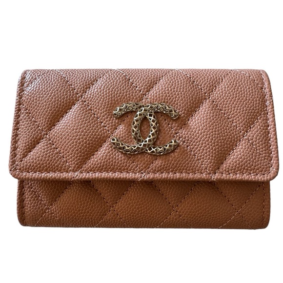💞Authentic💞Chanel Card Holder - 23P Rose Beige Flap O Card Holder - Picture 2 of 13